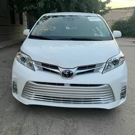 Toyota Sienna 2020