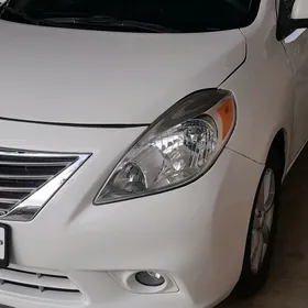 Nissan Versa 2011