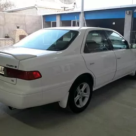 Toyota Camry 2000