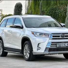 Toyota Highlander 2019