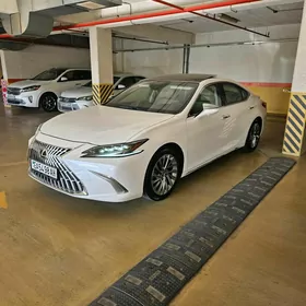 Lexus ES 350 2019