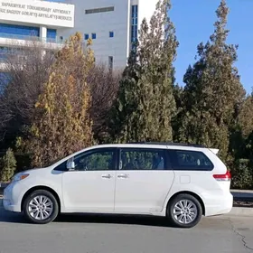 Toyota Sienna 2010