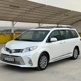 Toyota Sienna 2018