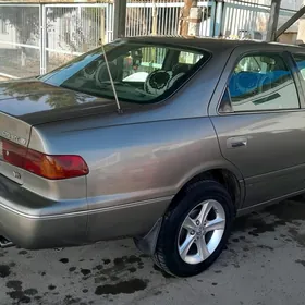 Toyota Camry 2001