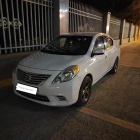 Nissan Versa 2011