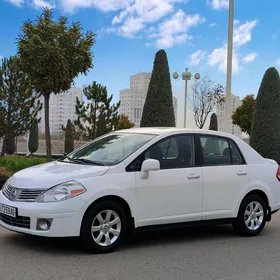 Nissan Versa 2011