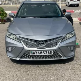 Toyota Camry 2019