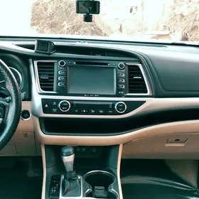 Toyota Highlander 2018