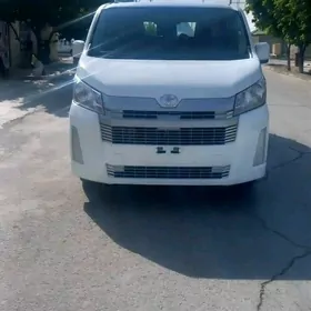 Toyota Hiace 2021