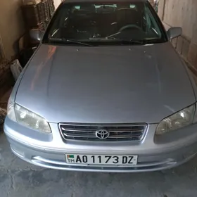 Toyota Camry 2001