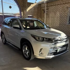 Toyota Highlander 2019