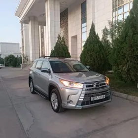 Toyota Highlander 2019