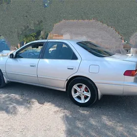 Toyota Camry 2000