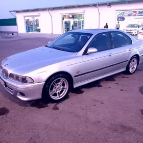 BMW E39 2000