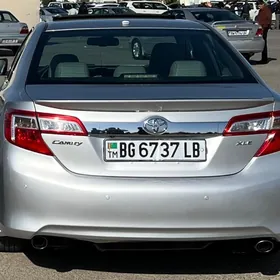 Toyota Camry 2012