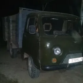 UAZ 2206 1987