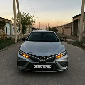 Toyota Camry 2018