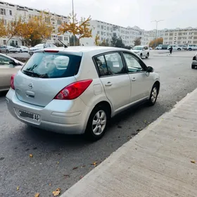 Nissan Versa 2012