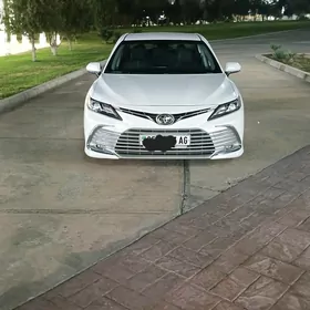 Toyota Camry 2021