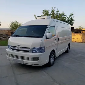 Toyota Hiace 2010