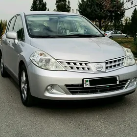 Nissan Tiida 2009