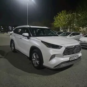 Toyota Highlander 2021