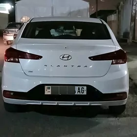 Hyundai Elantra 2020