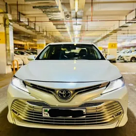 Toyota Camry 2019