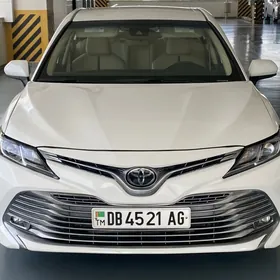 Toyota Camry Hybrid 2019