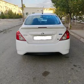 Nissan Versa 2016