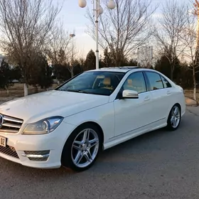 Mercedes-Benz C300 2012