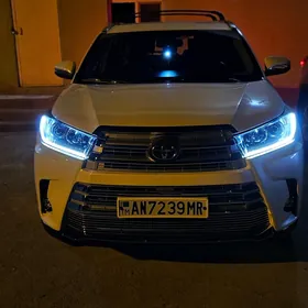 Toyota Highlander 2019