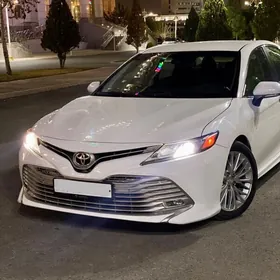 Toyota Camry 2018