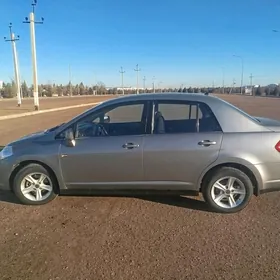 Nissan Versa 2007