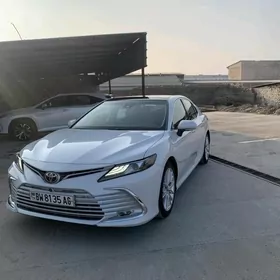 Toyota Camry 2021