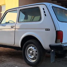 Lada Niva 2010