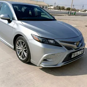 Toyota Camry 2021