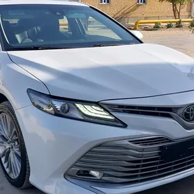 Toyota Camry 2019