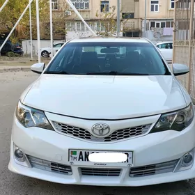 Toyota Camry 2014