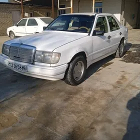 Mercedes-Benz 300-Class 1990