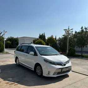 Toyota Sienna 2019