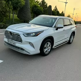 Toyota Highlander 2021