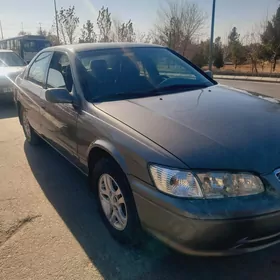 Toyota Camry 2001