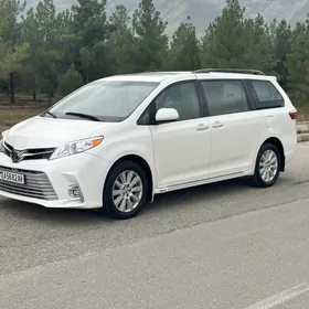 Toyota Sienna 2017