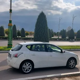 Nissan Tiida 2014