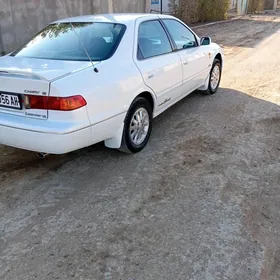 Toyota Camry 2001