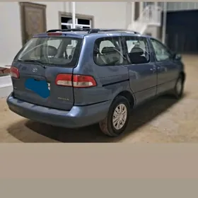 Toyota Sienna 2002