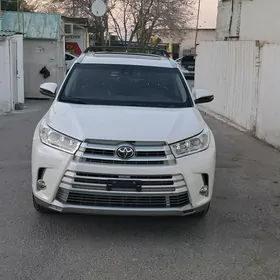 Toyota Highlander 2019