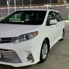 Toyota Sienna 2018