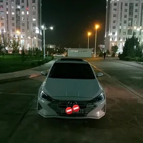 Hyundai Elantra 2019